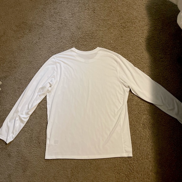HUGE MOVING AWAY SALE! Nike Dri-Fit Long Sleeve - Picture 2 of 4